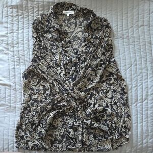 CAbi Black & Cream Twist-Front Sleeveless Blouse